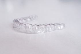 Fixing Cosmetic Flaws With Invisalign Aligners